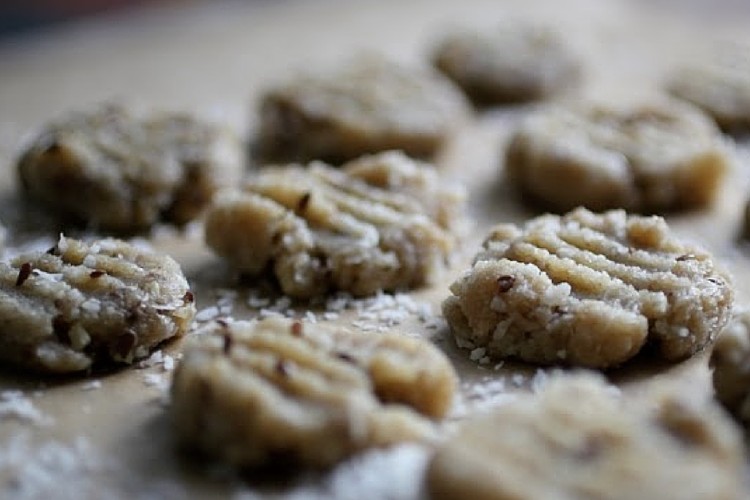 Maple Walnut & Cashew Cookies (No-Bake)